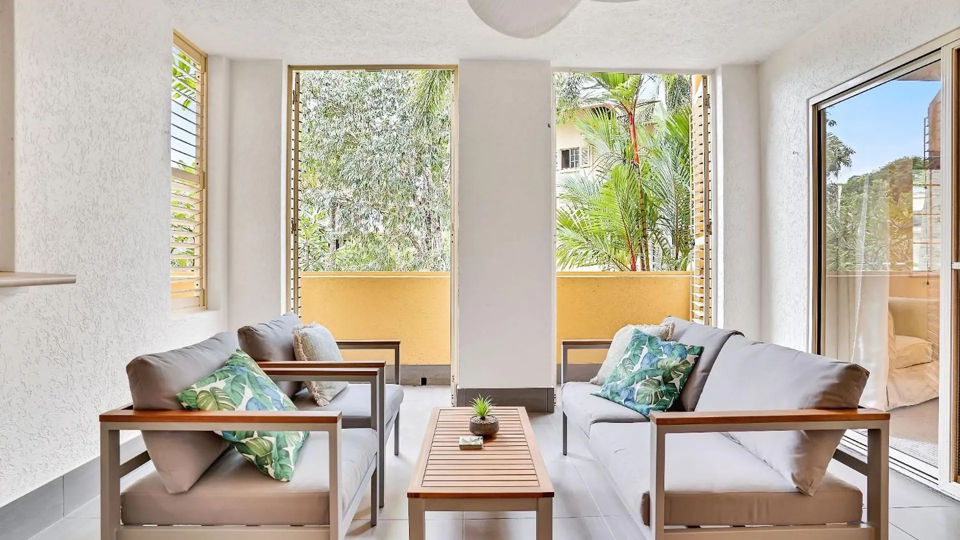 Lotus Lakes - Resort Style Living Cairns Apartment